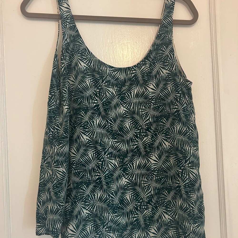 Amour Vert Green Palm Print Women's Top